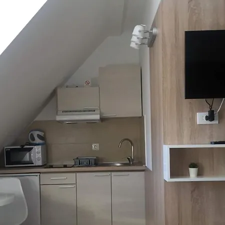 Peak Center Konaci Apartment *